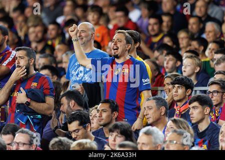 Barcelona, Spanien. 12. Oktober 2022. Fans während des UEFA Champions League-Spiels zwischen dem FC Barcelona und Internazionale im Spotify Camp Nou Stadium in Barcelona, Spanien. Quelle: Christian Bertrand/Alamy Live News Stockfoto