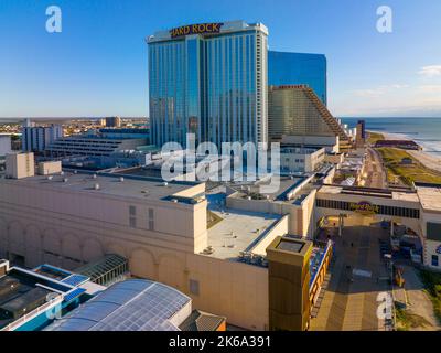 Hard Rock Hotel, Showboat und Ocean Casino Resort am Boardwalk in Atlantic City, New Jersey NJ, USA. Stockfoto