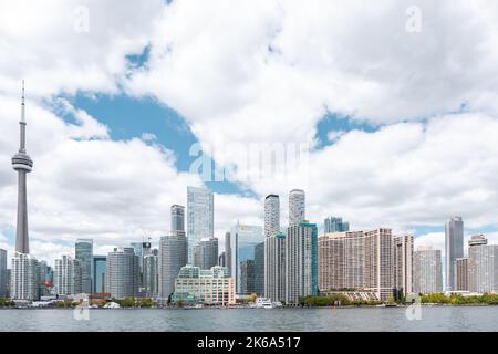 Toronto, Kanada - Mai 28 2022: Skyline von Toronto mit moderner Hochflosse Stockfoto