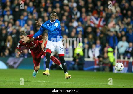 Glasgow, Großbritannien. 12. Oktober 2022. Im zweiten Spiel der Gruppenetappen der Champions League spielen die Rangers FC im Ibrox, dem Heimstadion der Rangers in Glasgow, zwischen diesen beiden Teams den FC Liverpool. Das erste Spiel zwischen diesen beiden Teams in der Champions League, Liverpool gewann 2 - 0. Kredit: Findlay/Alamy Live Nachrichten Stockfoto