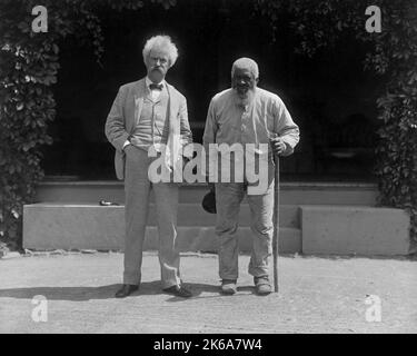 Portrait Mark Twain und John T. Lewis auf der Quarry Farm, Elmira, New York, 1903. Stockfoto