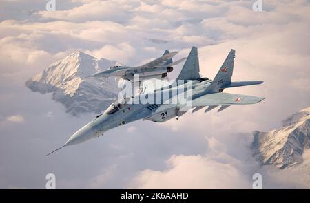 3D Illustration von zwei MiG-29 Kampfflugzeugen, die über den Wolken fliegen. Stockfoto