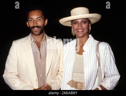 Jayne Kennedy und Bill Overton um die 1980er Jahre Credit: Ralph Dominguez/MediaPunch Stockfoto