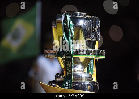 Sao Paulo, Brasilien. 13. Oktober 2022. Cup der Copa do Brasil 2022, wird kurz vor dem Spiel zwischen Corinthians und Flamengo, für das Finale der Copa do Brasil 2022, in der Arena Corinthians an diesem Mittwoch gesehen 19. 30761 (Daniel Castelo Branco/SPP) Quelle: SPP Sport Press Foto. /Alamy Live News Stockfoto