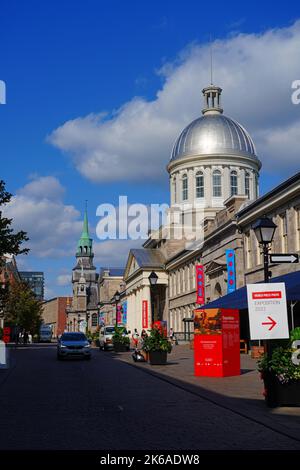 MONTREAL, KANADA -16 SEP 2022- Blick auf den Marche Bonsecours (Bonsecours Market), einen markanten, zweistöckigen Kuppelmarkt in der Altstadt von Montreal. Stockfoto