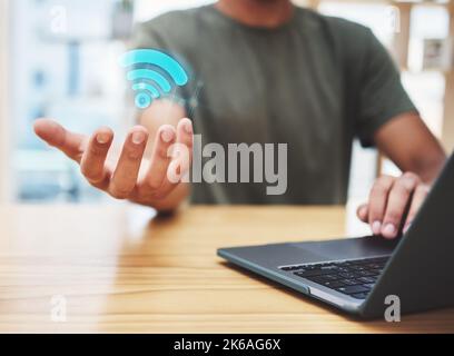 Overlay, WiFi und Unternehmer mit Internetverbindung für schnelles Surfen oder Online-Suche über Laptop-Signalgerät, Digital, Hologramm und Person Stockfoto