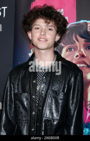 Los Angeles, Kalifornien. 12. Oktober 2022. Jacob Sartorius bei der Ankunft des EINSAMSTEN JUNGEN DER WELT Premiere beim 2022 Screenfest LA Film Festival, TCL Chinese Theatre, Los Angeles, CA 12. Oktober 2022. Kredit: Priscilla Grant/Everett Collection/Alamy Live Nachrichten Stockfoto