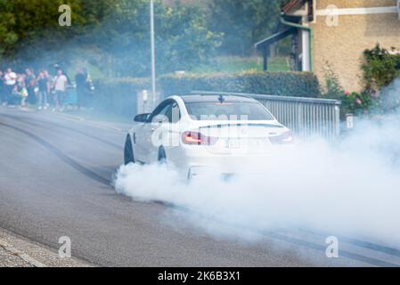 Ein Event für Auto-Liebhaber und Tuner in einem lilenhaften Dorf in der weststeiermark Stockfoto