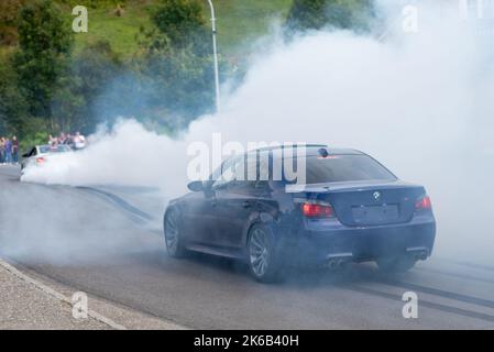 Ein Event für Auto-Liebhaber und Tuner in einem lilenhaften Dorf in der weststeiermark Stockfoto