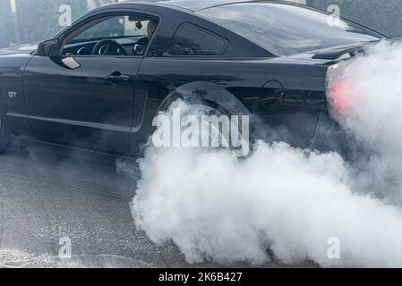 Ein Event für Auto-Liebhaber und Tuner in einem lilenhaften Dorf in der weststeiermark Stockfoto