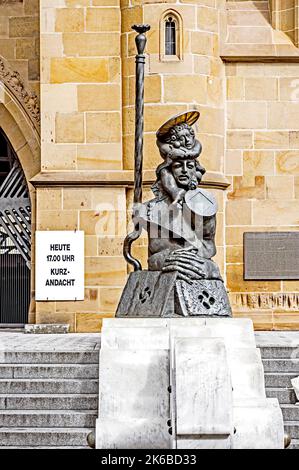 Heilbronn (Baden-Württemberg, Deutschland): Kilianskirche mit der Skulptur des Christophorus; Skulptur des Christophorus Stockfoto