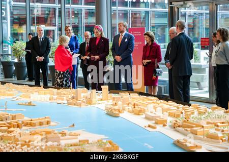 Göteborg, Schweden. 13. Oktober 2022. GÖTEBORG 20221013Queen Máxima der Niederlande, König Willem-Alexander und Schwedens König Carl Gustaf und Königin Silvia besuchen am Donnerstag, dem 13. Oktober, den Lindholmen Science Park in Göteborg. Photo Adam Ihse/TT Code 9200 Credit: TT News Agency/Alamy Live News Stockfoto