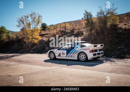 Novella, Korsika, Frankreich - 7.. Oktober 2022: Nehmen Sie an der Tour de Corse Historique 2022 Teil. Die Tour de Corse Historique ist ein jährlicher Jahrgang Stockfoto