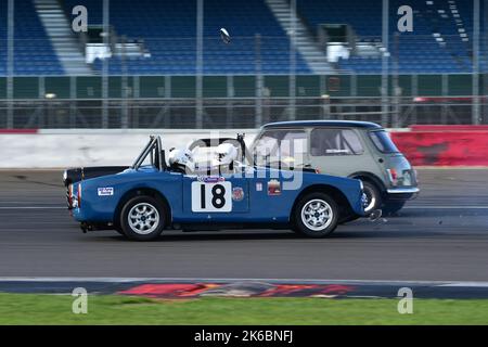 Scheinwerfer aus, Trimmring fungiert als Frisbie, Tim Cairns, Turner Mk2, Adams & Page Swinging Sixties Group 1, aufgeteilt in sechs Klassen je nach Motor Stockfoto