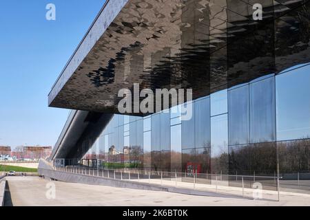 Der von dem Architekten Jean Nouvel und Brigitte Metra entworfene sinfonische Konzertsaal im Park „Parc de la Villette“. Nur zur redaktionellen Verwendung/Pflichtangabe Stockfoto