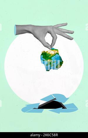 Collage Foto von kreativen abstrakt Ökologie freundlich Hand halten verwendet Planet Erde werfen Papierkorb Verschmutzung Klima isoliert auf grüne Farbe Stockfoto