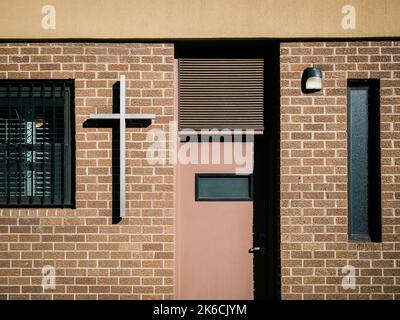 Überqueren Sie die Außenseite einer Kirche in Crown Heights, Brooklyn, New York Stockfoto