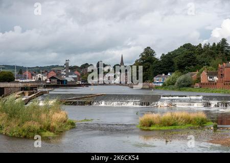 Trews Weir der Exeter-Schiffskanal Devon England eine der ältesten künstlichen Wasserstraßen Großbritanniens Stockfoto