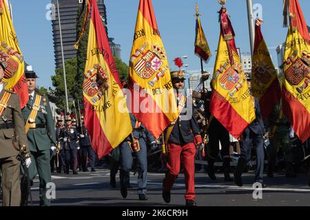 Eine Militärparade zum Gedenken an den Hispanic Day und die spanischen Streitkräfte Stockfoto