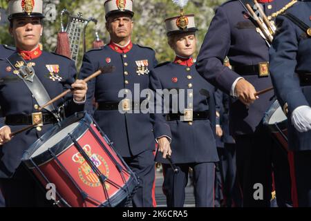 Eine Militärparade zum Gedenken an den Hispanic Day und die spanischen Streitkräfte Stockfoto