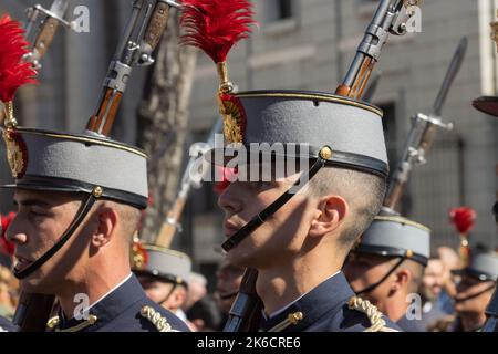 Eine Militärparade zum Gedenken an den Hispanic Day und die spanischen Streitkräfte Stockfoto