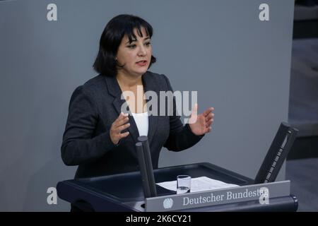 Berlin, Deutschland. 12. Oktober 2022. GV?kay Akbulut (die Linke) während einer Sitzung des Deutschen Bundestages. Kredit: dpa/Alamy Live Nachrichten Stockfoto