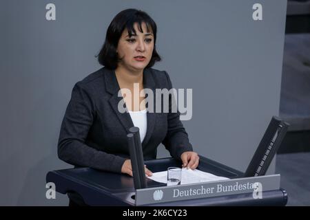 Berlin, Deutschland. 12. Oktober 2022. GV?kay Akbulut (die Linke) während einer Sitzung des Deutschen Bundestages. Kredit: dpa/Alamy Live Nachrichten Stockfoto