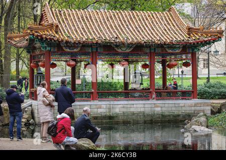 Chinesischer Garten im Lazienkowski Park auch Lazienki Park genannt - Königliche Bäder, größter Park in Warschau, Polen Stockfoto