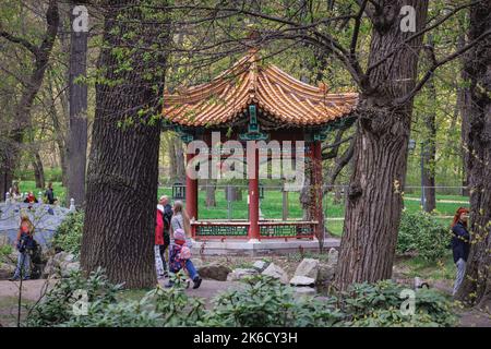 Chinesischer Garten im Lazienkowski Park auch Lazienki Park genannt - Königliche Bäder, größter Park in Warschau, Polen Stockfoto