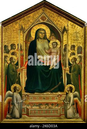 Thronende Jungfrau und Kind, umgeben von Engeln und Heiligen (Ognissanti Maestà) Giotto (Vespignano, Vicchio di Mugello 1267 – Firenzone 1337) Florenz Italien Stockfoto