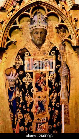 Quaratesi Polyptych, von Gentile di Niccol bekannt als Gentile da Fabriano, 1425, 15. Jahrhundert, Florenz, Italien. St. Maria Magdalena hält Balsamario Parfümflasche, St. Nikolaus von Bari Bischof Tiara pastoralen Personal Gewänder chasuble Stahl drei Kugeln rechten Spitzen Cymatium Formung. Stockfoto