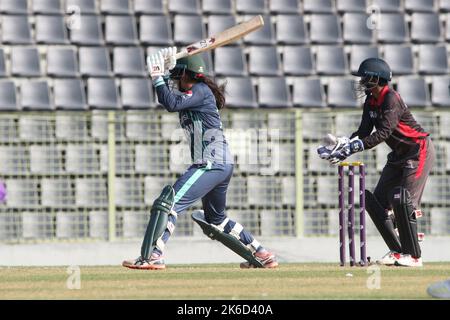 Sylhet, Bangladesch . 09. Oktober 2022. 9. Oktober 2022, Sylhet, Bangladesch: Aliya Riaz von der pakistanischen Mannschaft in Aktion während des Spiels zwischen Pakistan und den Vereinigten Arabischen Emiraten während des Women's Cricket Asia Cup T20 im Sylhet International Cricket Stadium, Bangladesch. Am 9. Oktober 2022, Sylhet, Bangladesch. (Foto von MD Rafayat Haque Khan/Eyepix Group/Sipa USA) Quelle: SIPA USA/Alamy Live News Stockfoto