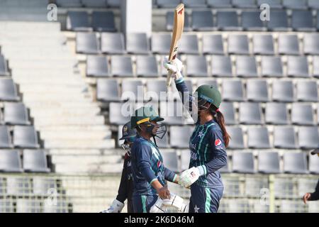 Sylhet, Bangladesch . 09. Oktober 2022. 9. Oktober 2022, Sylhet, Bangladesch: Aliya Riaz von der pakistanischen Mannschaft in Aktion während des Spiels zwischen Pakistan und den Vereinigten Arabischen Emiraten während des Women's Cricket Asia Cup T20 im Sylhet International Cricket Stadium, Bangladesch. Am 9. Oktober 2022, Sylhet, Bangladesch. (Foto von MD Rafayat Haque Khan/Eyepix Group/Sipa USA) Quelle: SIPA USA/Alamy Live News Stockfoto