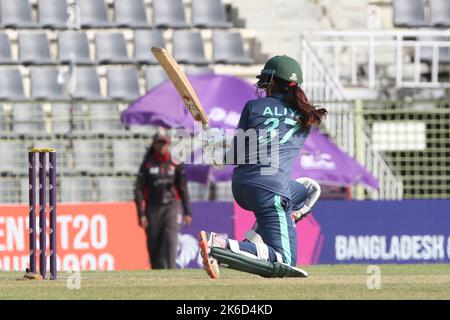 Sylhet, Bangladesch . 09. Oktober 2022. 9. Oktober 2022, Sylhet, Bangladesch: Aliya Riaz von der pakistanischen Mannschaft in Aktion während des Spiels zwischen Pakistan und den Vereinigten Arabischen Emiraten während des Women's Cricket Asia Cup T20 im Sylhet International Cricket Stadium, Bangladesch. Am 9. Oktober 2022, Sylhet, Bangladesch. (Foto von MD Rafayat Haque Khan/Eyepix Group/Sipa USA) Quelle: SIPA USA/Alamy Live News Stockfoto