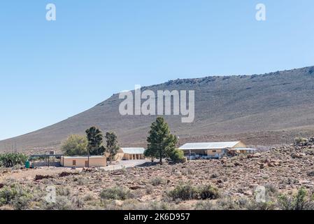 FRASERBURG, SÜDAFRIKA - SEP 3, 2022: Bauernhöfe auf der Eselfontein Guest Farm an der historischen Poststraße zwischen Fraserburg und Sutherland in der Stockfoto