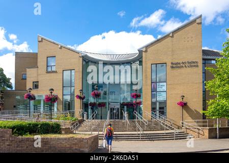 Eintritt zum Rugby Art Gallery Museum, Bibliothek und Besucherzentrum, Little Elborow Street, Rugby, Warwickshire, England, Vereinigtes Königreich Stockfoto