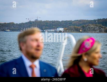 König Willem-Alexander und Königin Maxima der Niederlande bei einer Kreuzfahrt durch den Hafen von Göteborg, am 13. Oktober 2022, Präsentation über den Hafen von Göteborg. Erklärung über die Unterzeichnung der Absichtserklärung zwischen dem Hafen von Göteborg und dem Hafen von Rotterdam, am letzten von 3 Tagen Statevisit von den Niederlanden nach Schweden Foto: Albert Nieboer/Netherlands OUT/Point de Vue OUT Stockfoto