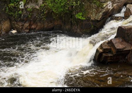 The Flume Trail System, West Branch Ausable River, Wilmington, New York, USA. Das Hotel liegt in der Whiteface-Region des Adirondack Park. Stockfoto