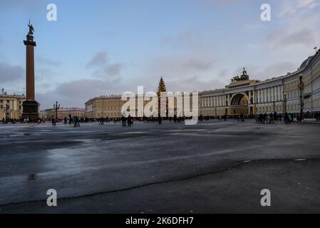 Palace Square St. Petersburg. Weihnachtsbaum Neujahr Stockfoto