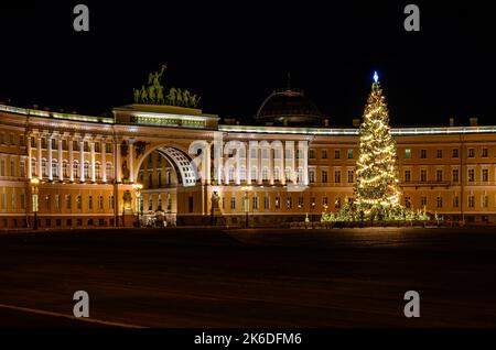 Palace Square St. Petersburg. Weihnachtsbaum Neujahr Stockfoto