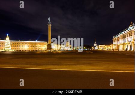 Palace Square St. Petersburg. Weihnachtsbaum Neujahr Stockfoto