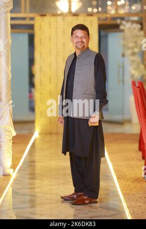 Pakistanische Hochzeit: Traditionelle Nikah-Zeremonie in Karachi Stockfoto