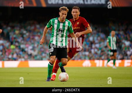 Sevilla, Spanien. 1. Oktober 2022. Sergio Canales (10) von Real Betis während des UEFA Europa League-Spiels zwischen Real Betis und Roma im Estadio Benito Villamarin in Sevilla. (Foto: Gonzales Photo/Alamy Live News Stockfoto