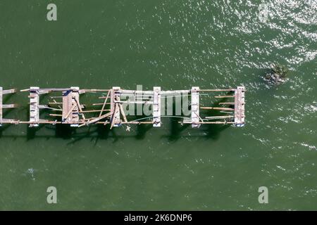 Naples Pier nach dem 2022. Schwere Schäden und Zerstörung Stockfoto