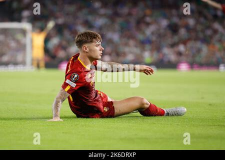 Sevilla, Spanien. 1. Oktober 2022. Nicola Zalewski (59) aus Roma, gesehen während des UEFA Europa League-Spiels zwischen Real Betis und Roma im Estadio Benito Villamarin in Sevilla. (Foto: Gonzales Photo/Alamy Live News Stockfoto