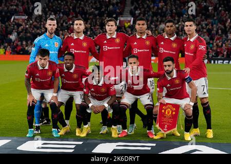 Manchester, England, 12.. Oktober 2022. Manchester Utd Team in der hinteren Reihe von links David De Gea, Diogo Dalot, Victor Lindelof, Casemiro, Marcus Rashford, Cristiano Ronaldo. Erste Reihe von links: Lisandro Martinez, Tyrell Malacia, Fred, Antony und Bruno Fernandes von Manchester United während des UEFA Europa League-Spiels in Old Trafford, Manchester. Bildnachweis sollte lauten: Andrew Yates / Sportimage Stockfoto