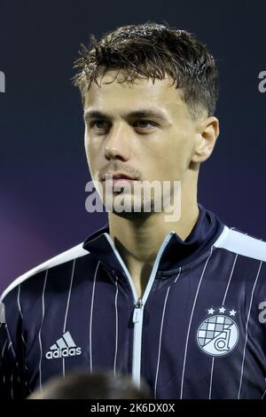 ZAGREB, KROATIEN - 11. OKTOBER: Dario Spikic von Dinamo Zagreb vor dem UEFA Champions League-Spiel der Gruppe E zwischen Dinamo Zagreb und dem FC Salzburg am 11. Oktober 2022 im Stadion Maksimir in Zagreb, Kroatien. Foto: Igor Kralj/PIXSELL Stockfoto