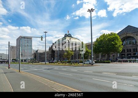 Hauptbahnhof Nürnberg Mit Bahnhofsplatz Im Vordergrund, Mittelfranken, Bayern, Deutschland, Europa Stockfoto