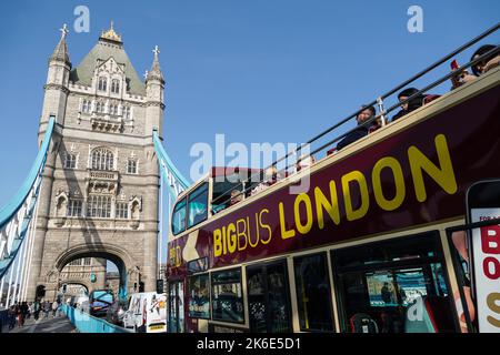 Die Tower Bridge in London, England, Vereinigtes Königreich Großbritannien Stockfoto