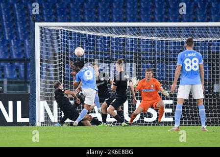 Rom, Italien. 13. Oktober 2022. Pedro von SS Lazio trifft die Latte während des UEFA Europa League-Spiels zwischen Lazio und SK Sturm Graz im Stadio Olimpico, Rom, Italien am 13. Oktober 2022. Kredit: Giuseppe Maffia/Alamy Live Nachrichten Stockfoto